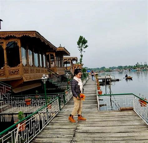 ALPS HOUSEBOAT (Srinagar, Kashmir) - Lodge Reviews, Photos, Rate ...