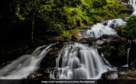 Best Place For Romance In The Rain: बारिश में रोमांस, ये जगहें हो सकती ...