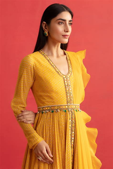 MADHURI DIXIT IN MARTHA – Ridhi Mehra