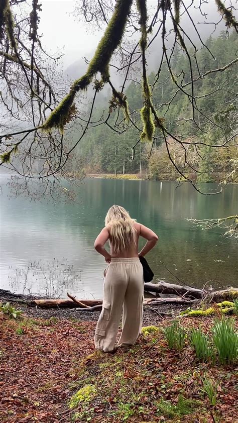 Everything is better topless | zonamaeee (@zonamaeee)