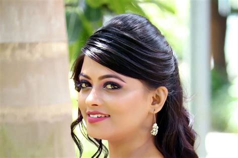 Roshni Telkar Makeover - Makeup Artist - Mysore Road - Weddingwire.in