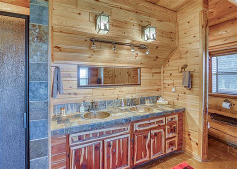 Burnet, Texas United States - Cabin Fever | Log Country Cove