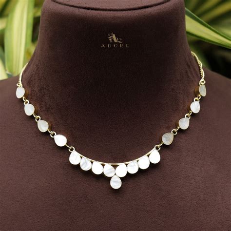 Poorva Drop MOP Short Neckpiece – Adore By Priyanka