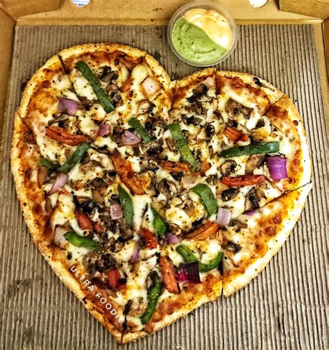 Drop By For Some Divine Thin Crust Pizzas At This Outlet In Noida | LBB