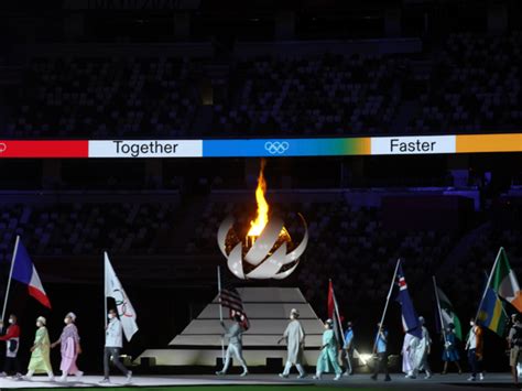 Flags of the world - Tokyo douses Olympic flame in closing ceremony of ...