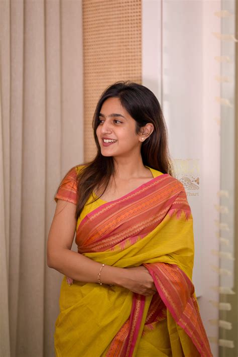 Studio Thari ® - Hand picked Exclusive Sarees & Salwars