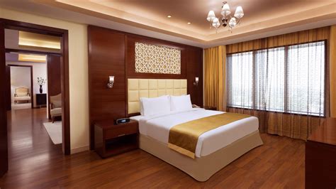 Kerala Hotels And Resorts: Book A Lavish Stay Amid Luxury And Nature