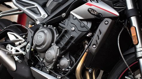 Triumph Street Triple 2017 RS Bike Photos - Overdrive