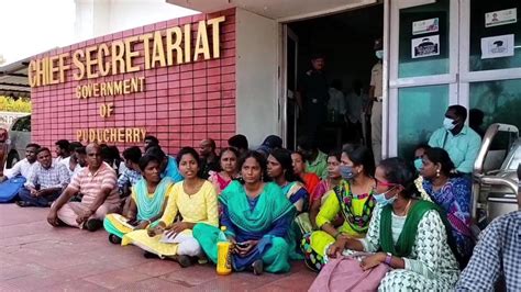 புதுச்சேரியில் ஸ்டெனோகிராபர் தேர்வு | குளறுபடி நடந்ததாக பங்கேற்றோர் ...