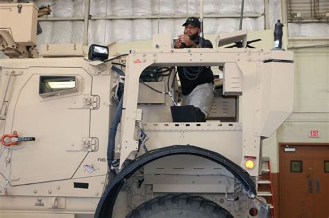 Army prepares networked vehicles for new Army Warfighting Assessment ...