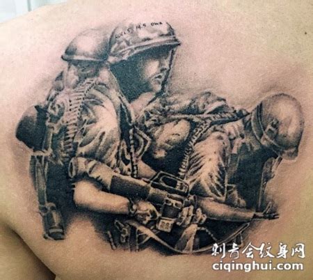 背部黑白美国士兵纹身图案(图片编号:195271)_纹身图片 - 刺青会