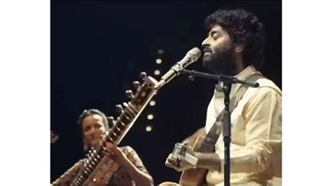 Singer Arijit Singh returns to the stage, appears at first live show ...