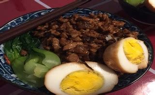[食譜] 台灣平民小吃「肉燥飯」與「滷肉飯」 ~ 食指大動%Food-Funs