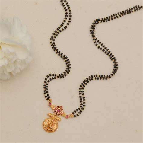 Buy Sanskriti Antique Red Kempu Black Bead Necklace | Tarinika ...