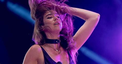 Dua Lipa – Performs Live at Wireless Festival in London