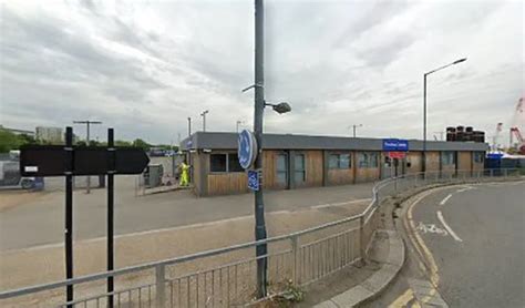 O2 London Car Parking 的图像结果