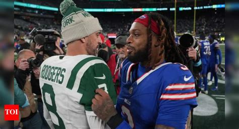 Jets QB Aaron Rodgers Sends Strong, Heartfelt Message to Damar Hamlin ...