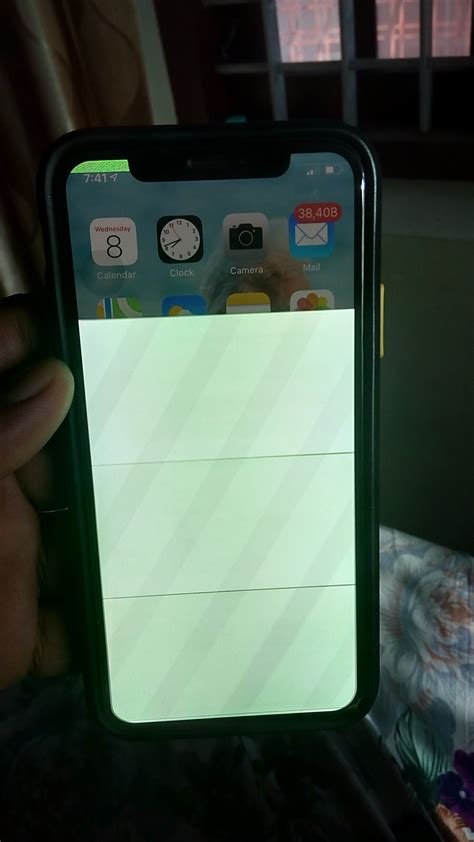 iphone screen flickering - Apple Community