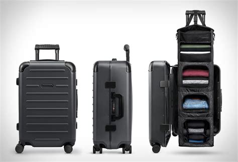 Solgaard Carry-On Closet