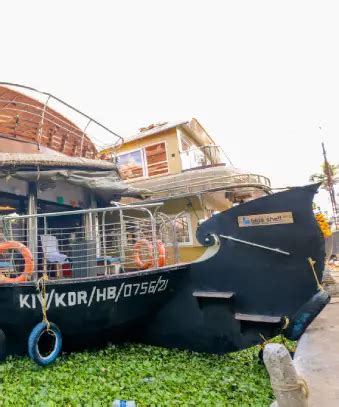 Houseboat in Kochi: Book Your Perfect Houseboat With Us
