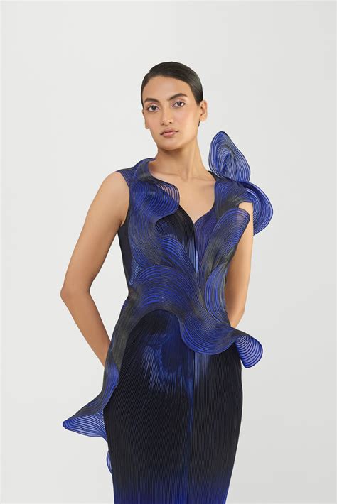 Gowns – Amit Aggarwal