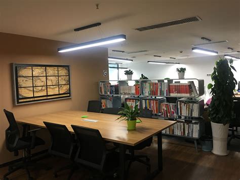 回归本质的图书馆式办公空间-建E网设计案例