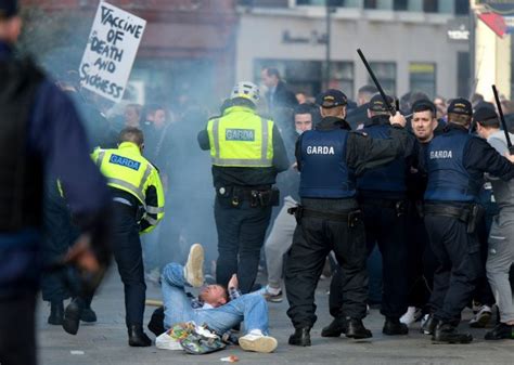 Neredi na ulicama Dablina, protivnici "zaključavanja" se sukobili sa ...