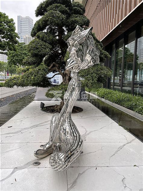 不锈钢镜面的雕塑 – 北京博仟雕塑公司
