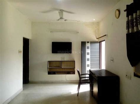 Harshit PG in Block B1 Paschim Vihar Near PNB , bank