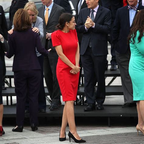 AOC Politician 的图像结果