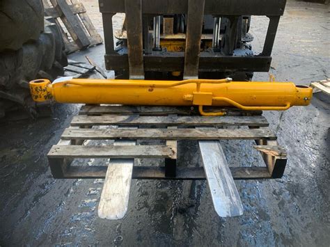 Image result for How to Remove Boom RAM From JCB Telehandler