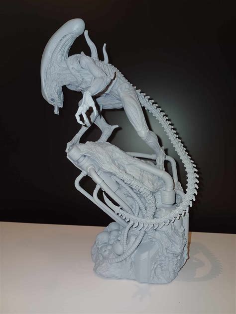 Alien Statue 的图像结果