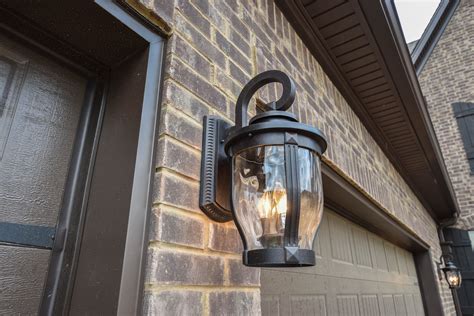 Lighting Up Your Outdoor Garage - Garage Ideas
