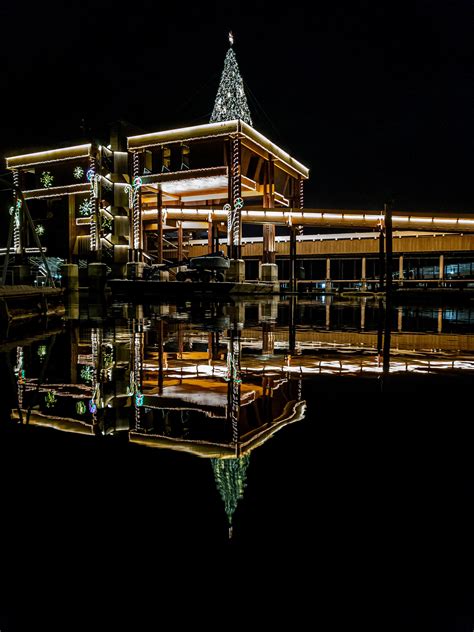 Christmas in Coeur d'Alene : r/PacificNorthwest