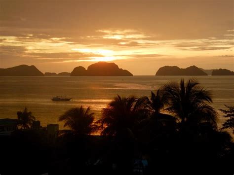 COLUMBUS INN (El Nido, Palawan Island) - Lodge Reviews & Photos ...