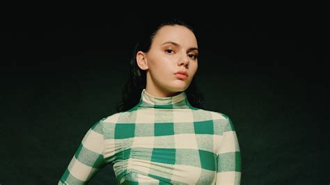 Dafne Keen Girl Model Women Celebrity Standing Dark Background Wearing ...