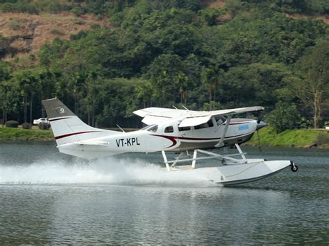 Cessna 206 and Cessna 208 amphibian aircraft - Seaplane service from ...