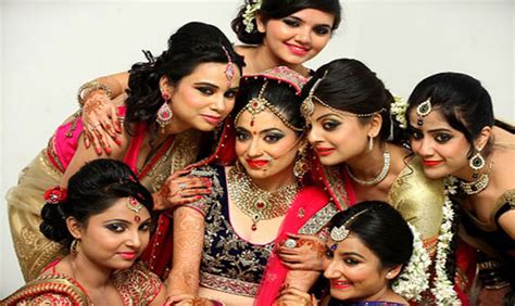 10 Types Of People You Stumble Upon At An Indian Wedding - हर शादी में ...