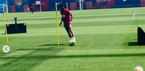 Ansu Fati ya toca el balón en la Ciutat Esportiva