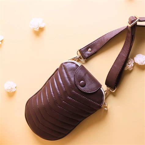 Quilted Leather Crossbody Mobile Sling Purse in Brown – Bicyclist ...