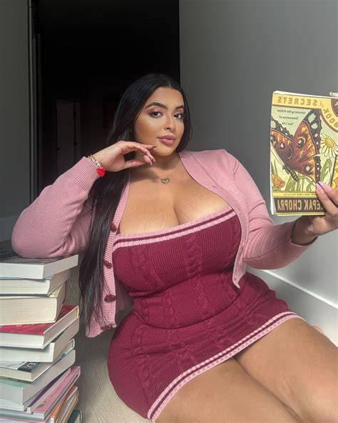 Tania Rubio | Pretty in pink 🎀 @FashionNovaCurve 🔎Wine By The Fireplace Velvet Chemise - Hot ...