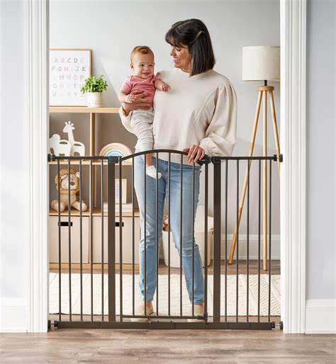 Amazon.com: Regalo 76 Inch Super Wide Configurable Baby Gate, 3-Panel ...
