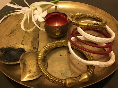 Different types of bangles in Indian cultures like Bajuband, Shakha ...