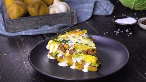 Lasagne al forno con cavolo verza, carne macinata e patate  