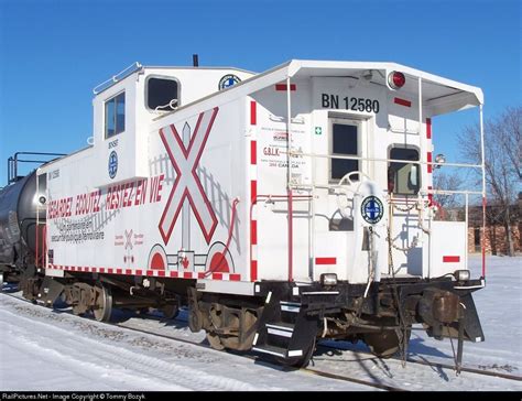 BN 12580 BNSF Railway Caboose at Winnipeg, Manitoba, Canada by Tommy ...
