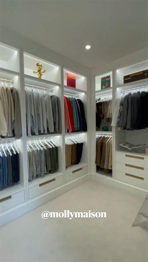 Beautiful Closet Design 的图像结果