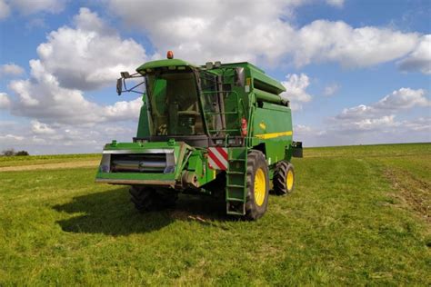 Mähdrescher in sehr gutem Zustand: John Deere 2256 HM für 59.500 Euro ...