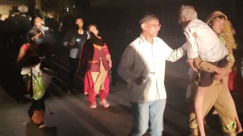 Lucknow: Fire at Lokbandhu Joint Hospital, attendants ran away carrying ...