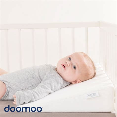 Doomoo Rest Easy Large: Sloped Positioner Baby Wedge Pillow for Infant ...