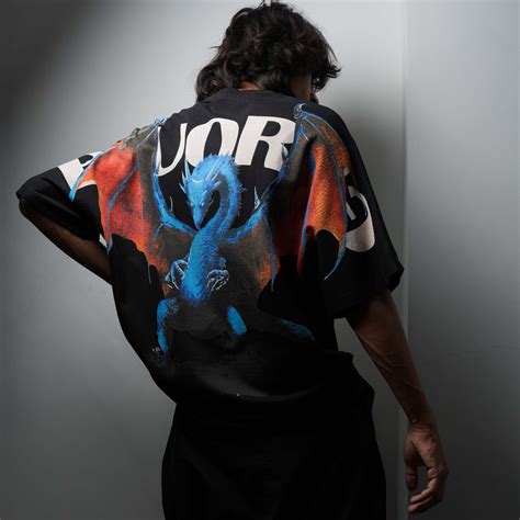 BLACK SHENRON T-SHIRT - Premium Oversized T-Shirt For Men – BLUORNG